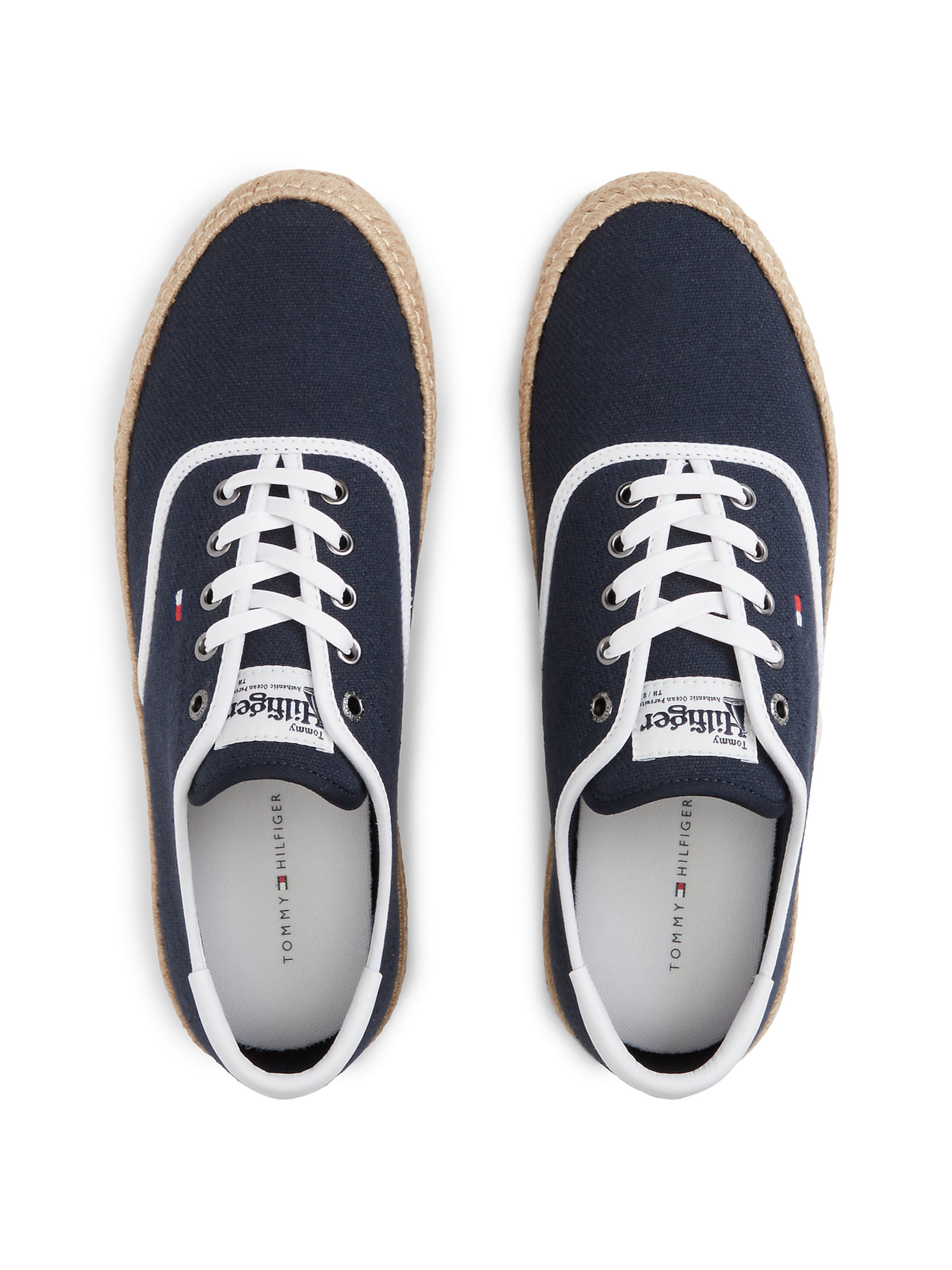 TOMMY HILFIGER Sneaker in Blau