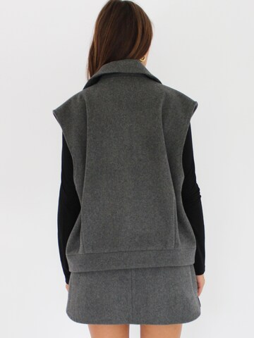 Honnête Atelier Vest 'Lourdes' in Grey