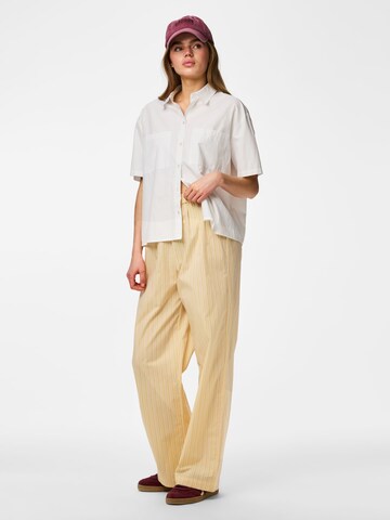 PIECES Wide Leg Bukser 'PCApril HW' i gul