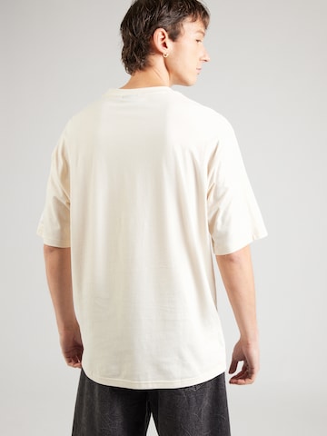 Tricou 'NBA Loslak' de la NEW ERA pe bej