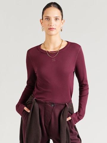 Tricou de la s.Oliver pe roșu: față
