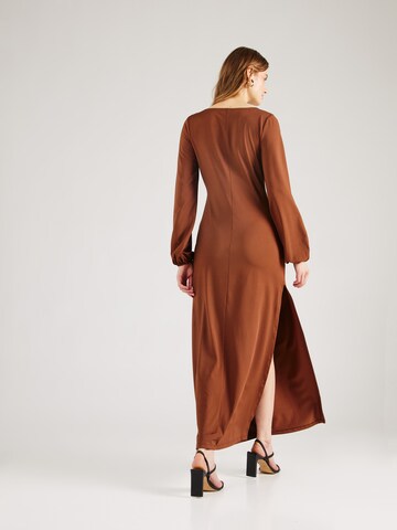 Abito di MYLAVIE by Sarah Harrison in marrone