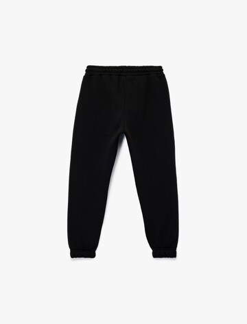 Koton Tapered Broek in Zwart