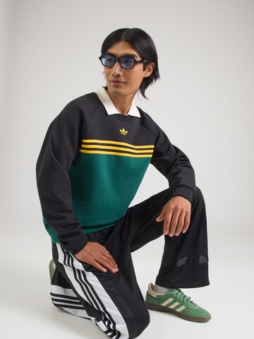 ADIDAS ORIGINALS Sweatshirt 'Chest Stripes Crewneck' in Groen: voorkant