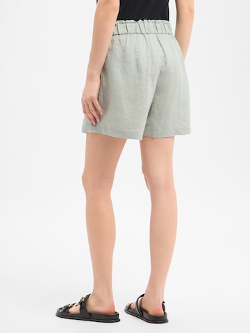 Marie Lund Regular Trousers in Green
