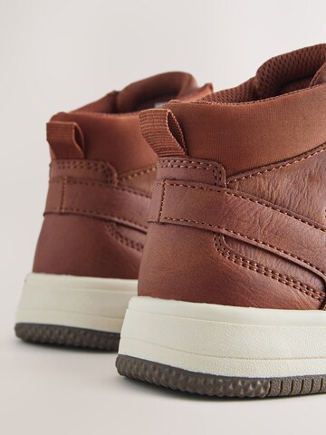 Next Sneaker in Braun