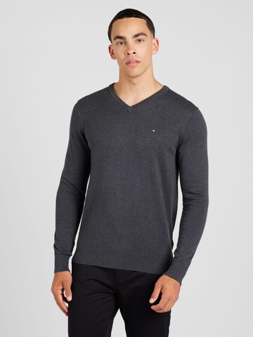 Pullover 'ESSENTIAL' di TOMMY HILFIGER in grigio: frontale