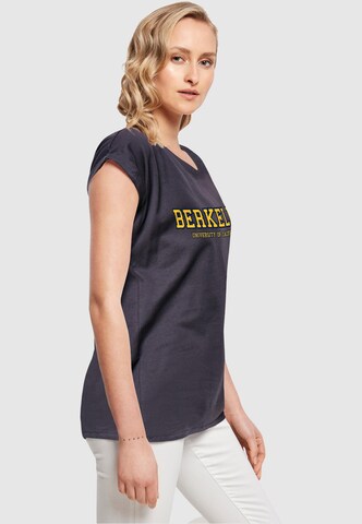 Merchcode T-Shirt 'Berkeley University - Script' in Blau