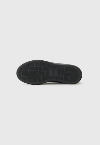 Sneaker bassa di Calvin Klein in nero