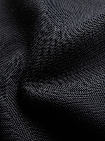 FALKE Sweatshirt 'Essential'‌‌‌ in Schwarz