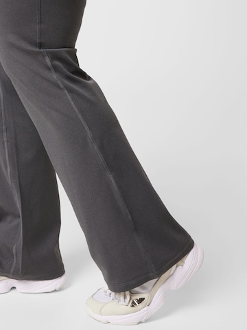 Only Play Curvy Flared Workout Pants in Grey