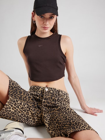 Nike Sportswear Топ 'ESSNTL' в кафяво: отпред