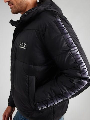 EA7 Emporio Armani Φθινοπωρινό και ανοιξιάτικο μπουφάν σε μαύρο