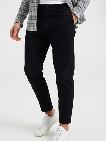 WE Fashion Slimfit Παντελόνι πλισέ σε μαύρο: μπροστά