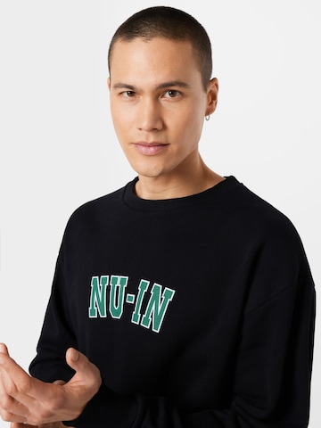 NU-IN Μπλούζα φούτερ σε μαύρο
