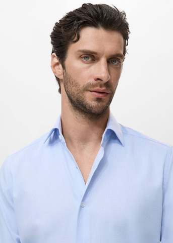 MANGO MAN Regular fit Button Up Shirt in Blue