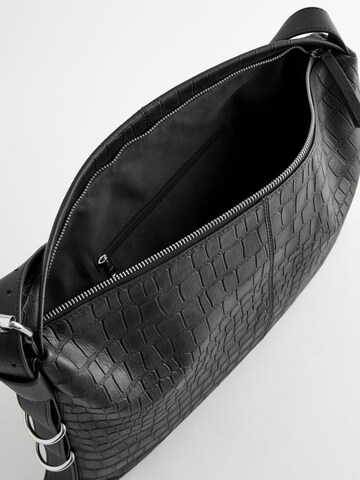 Next Schultertasche in Schwarz