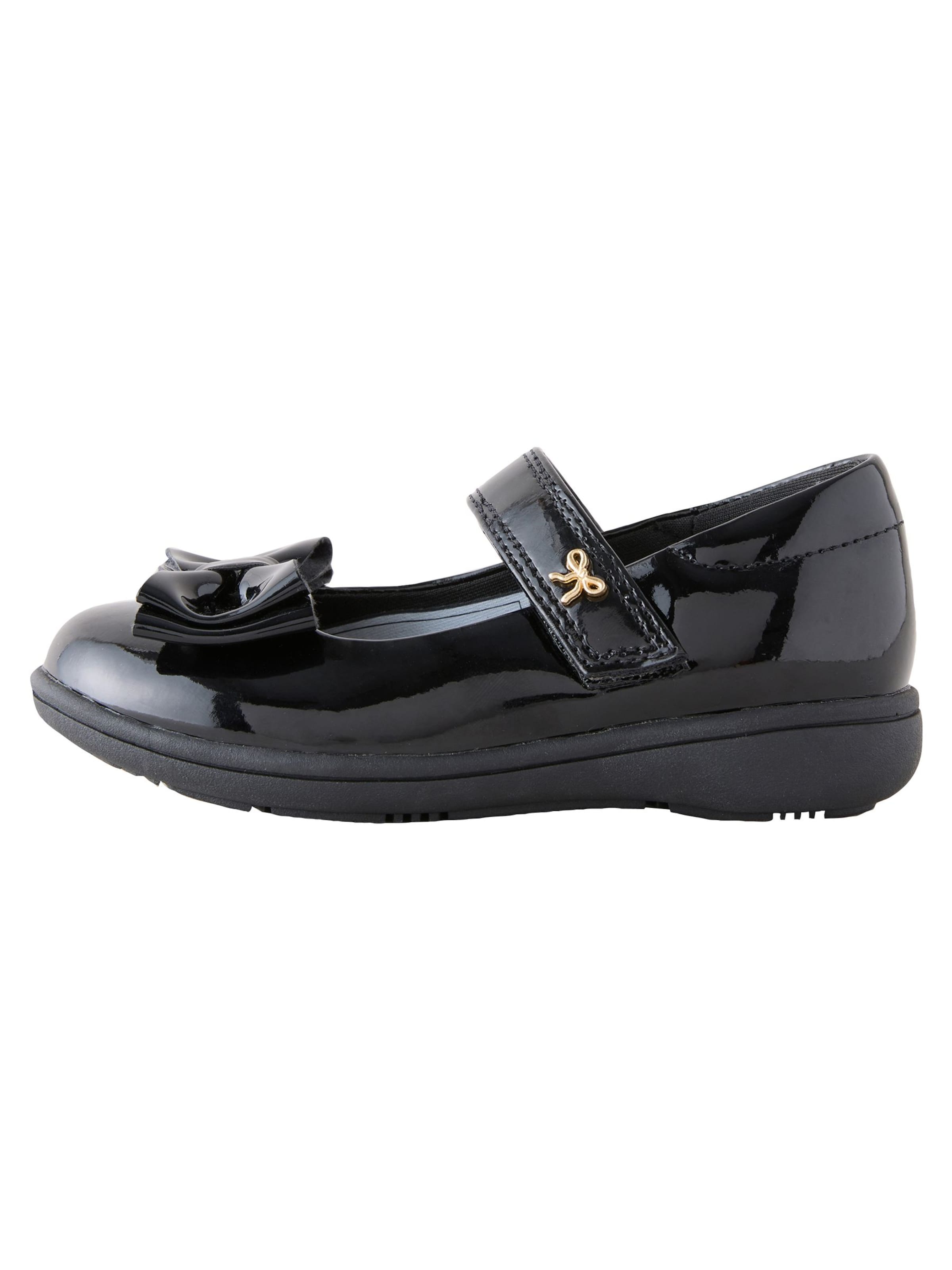 Next Ballerina i svart: framsida