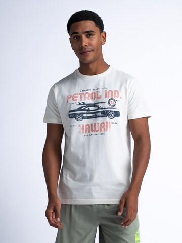 Petrol Industries Тениска в бяло: отпред