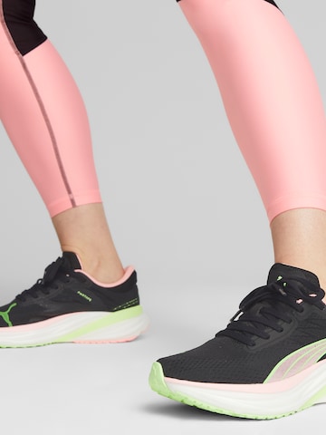 PUMA Buty do biegania 'Magnify Nitro 2 Dream Rush' w kolorze czarny: przód