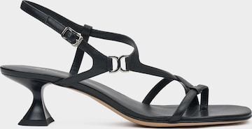 Estro Sandals '013-9' in Black: front