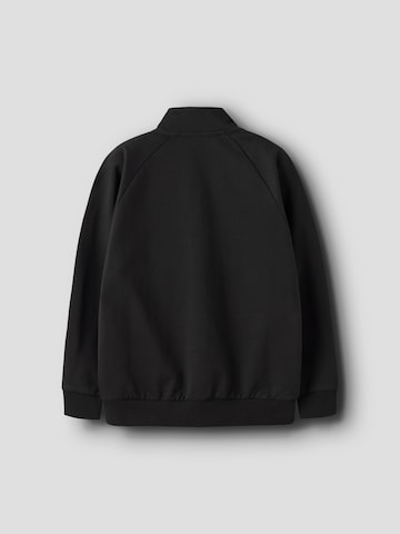 NAME IT - Sudadera con cremallera en negro