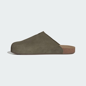 ADIDAS ORIGINALS Pantolette 'Adimule' in Grün