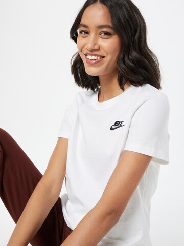 Maglietta di Nike Sportswear in bianco