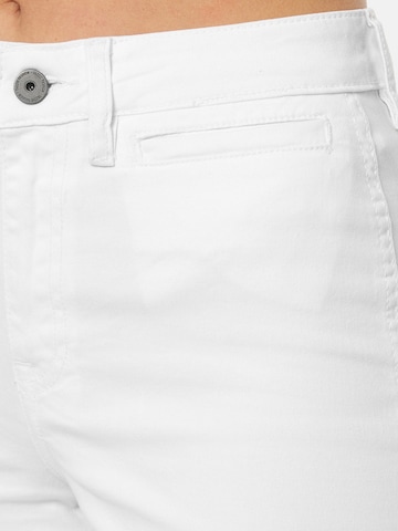 Wide Leg Jean 'F113' Tazzio en blanc