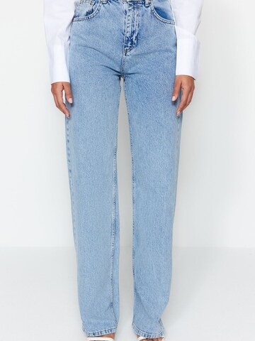 Trendyol Regular Jeans in Blue