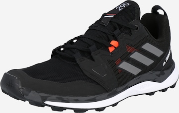 juoda adidas Terrex Bėgimo batai 'Agravic': priekis
