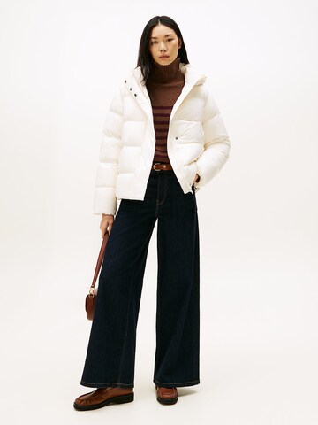 TOMMY HILFIGER Зимно яке в бяло