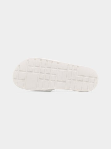 Calvin Klein Pantoletter 'ESSENTIAL' i hvid