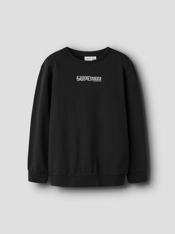NAME IT - Sudadera en negro