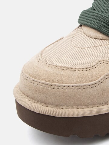 UGG Ботинки на шнуровке 'Lowmel' в Желтый