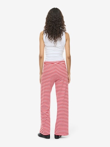 Regular Pantalon 'STORMI' Noisy may en rouge