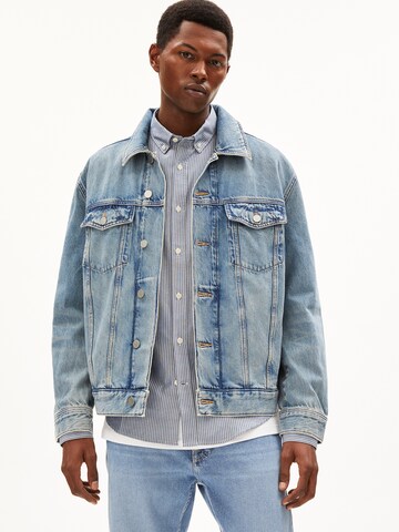 ARMEDANGELS Jeansjacke ' TRAAKA ' in Blau: Vorderseite