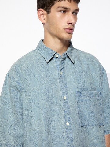 Pull&Bear Comfort fit Button Up Shirt in Blue