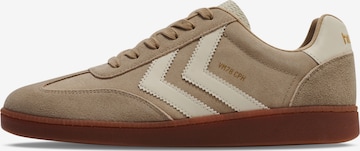 Hummel Sneaker in Braun: Vorderseite