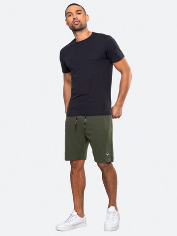Regular Pantaloni 'Ottoman' de la Threadbare pe verde