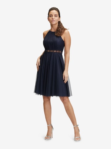 Robe de cocktail Vera Mont en bleu