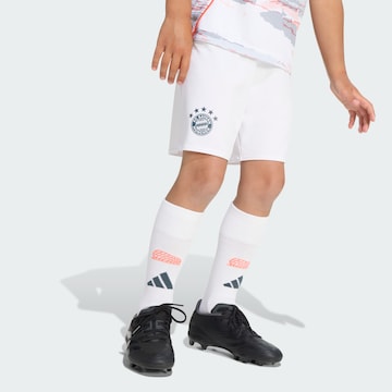 ADIDAS PERFORMANCE Trainingspak 'FC Bayern München 2025/2026' in Wit