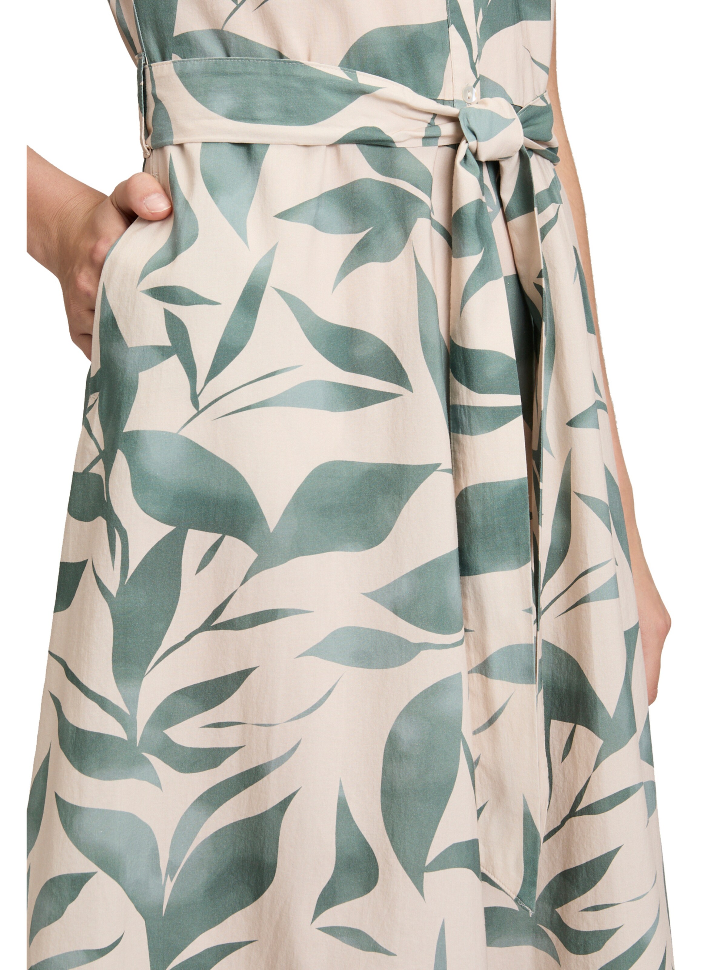 Robe de soirée Betty & Co en beige