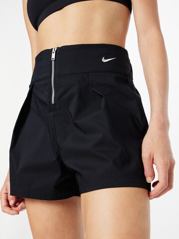 Nike Sportswearregular Hlače s naborima - crna boja