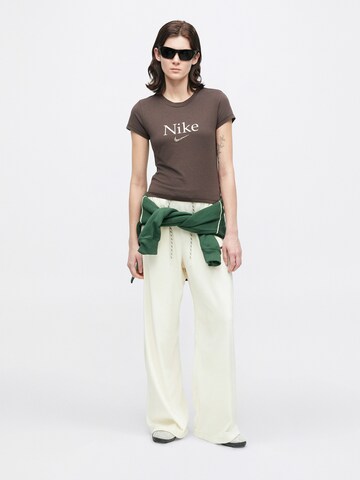 Nike Sportswear Tričko – hnědá