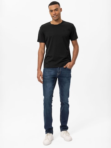 Tricou de la Daniel Hills pe negru