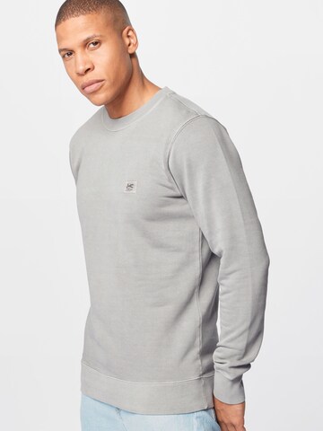 Sweat-shirt DENHAM en gris : devant