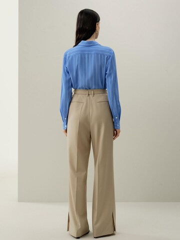 Lilysilk Blouse 'Amalfi Gestreiftes Seidenhemd' in Blauw