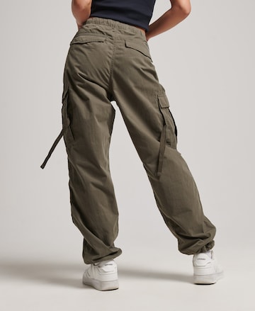 Superdry Loose fit Cargo trousers in Green