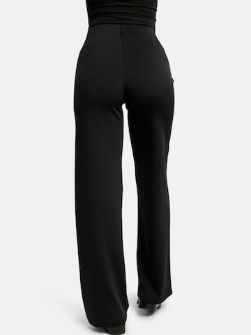 Liberte Essentiel Normální Kalhoty ' HENNE ' – černá